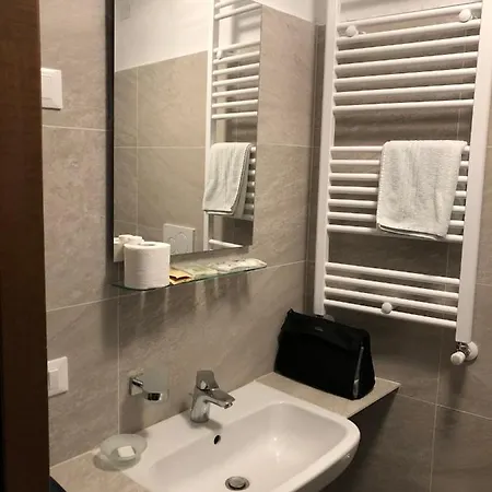 Nuovo Hotel *